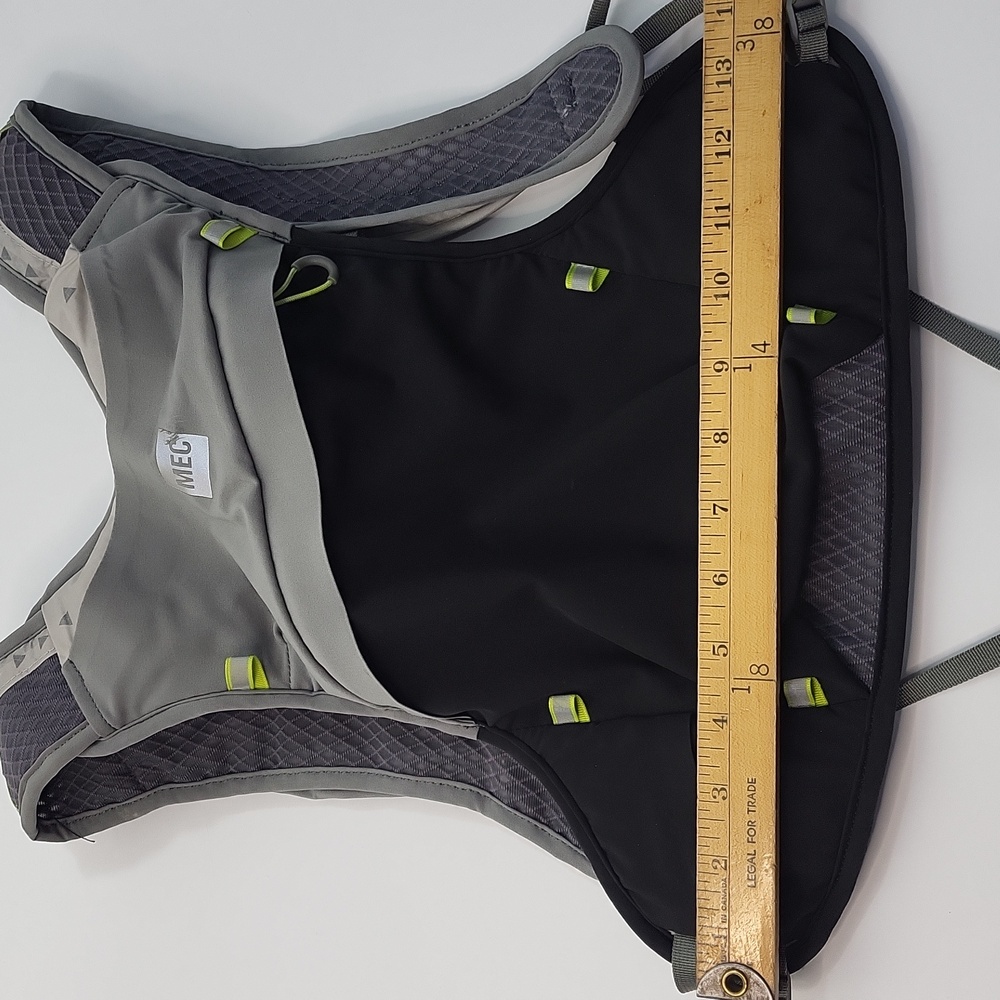 MEC Hydration Backpack - Picture 5 of 6